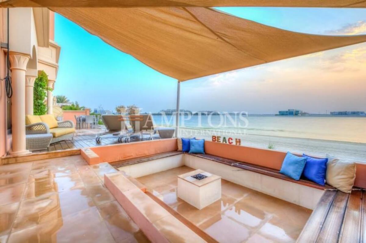 Picture of Villa For Sale in The Palm Jumeirah, Dubai, United Arab Emirates