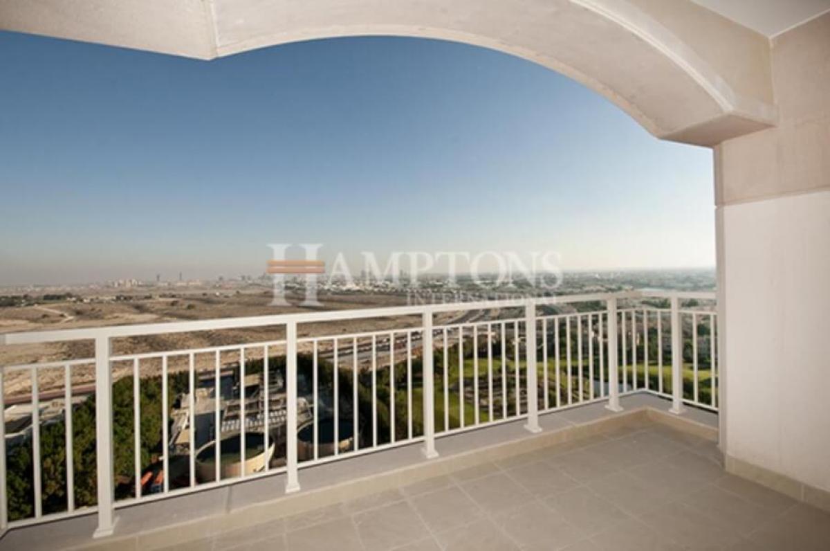 Picture of Apartment For Sale in The Views, Dubai, United Arab Emirates