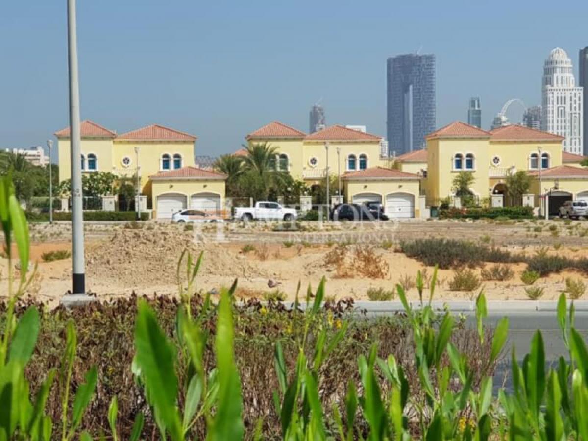 Picture of Residential Lots For Sale in Jumeirah Park, Dubai, United Arab Emirates