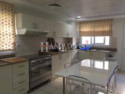 Villa For Rent in Meadows, United Arab Emirates