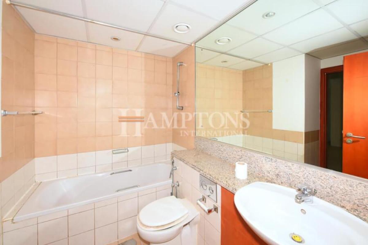 Picture of Apartment For Sale in Greens, Dubai, United Arab Emirates