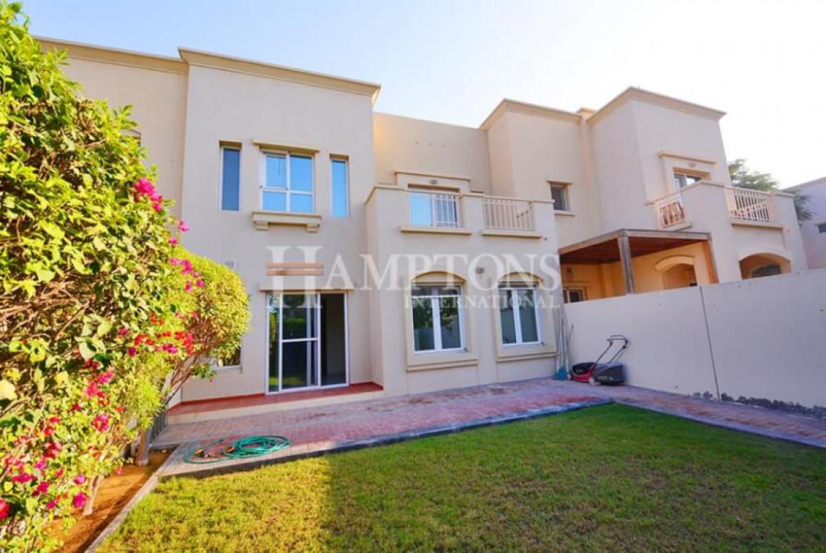 Picture of Villa For Rent in The Lakes, Dubai, United Arab Emirates