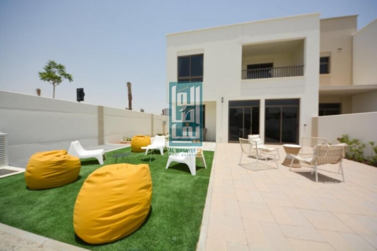 Picture of Villa For Sale in Town Square, Dubai, United Arab Emirates