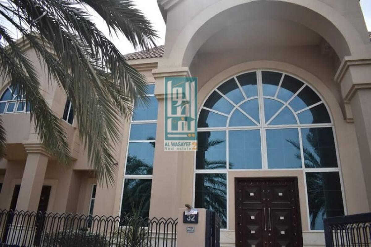 Picture of Villa For Sale in Al Manara, Dubai, United Arab Emirates