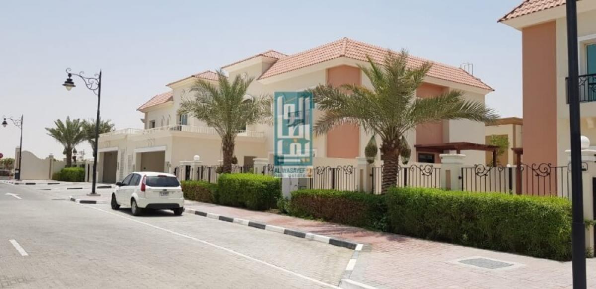 Picture of Villa For Sale in Dubai Sports City, Dubai, United Arab Emirates