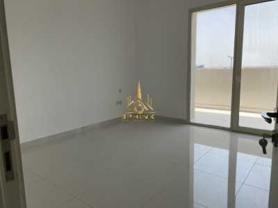 Apartment For Rent in Bur Dubai, United Arab Emirates