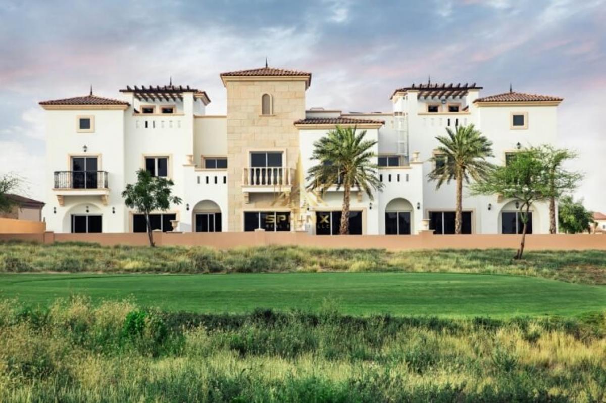 Picture of Villa For Sale in Jumeirah Golf Estates, Dubai, United Arab Emirates