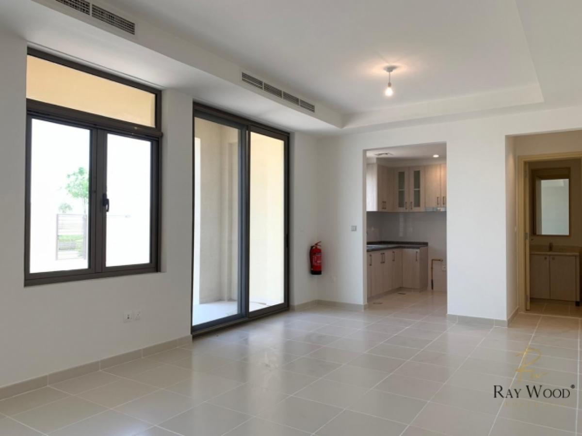 Picture of Villa For Sale in Reem, Dubai, United Arab Emirates