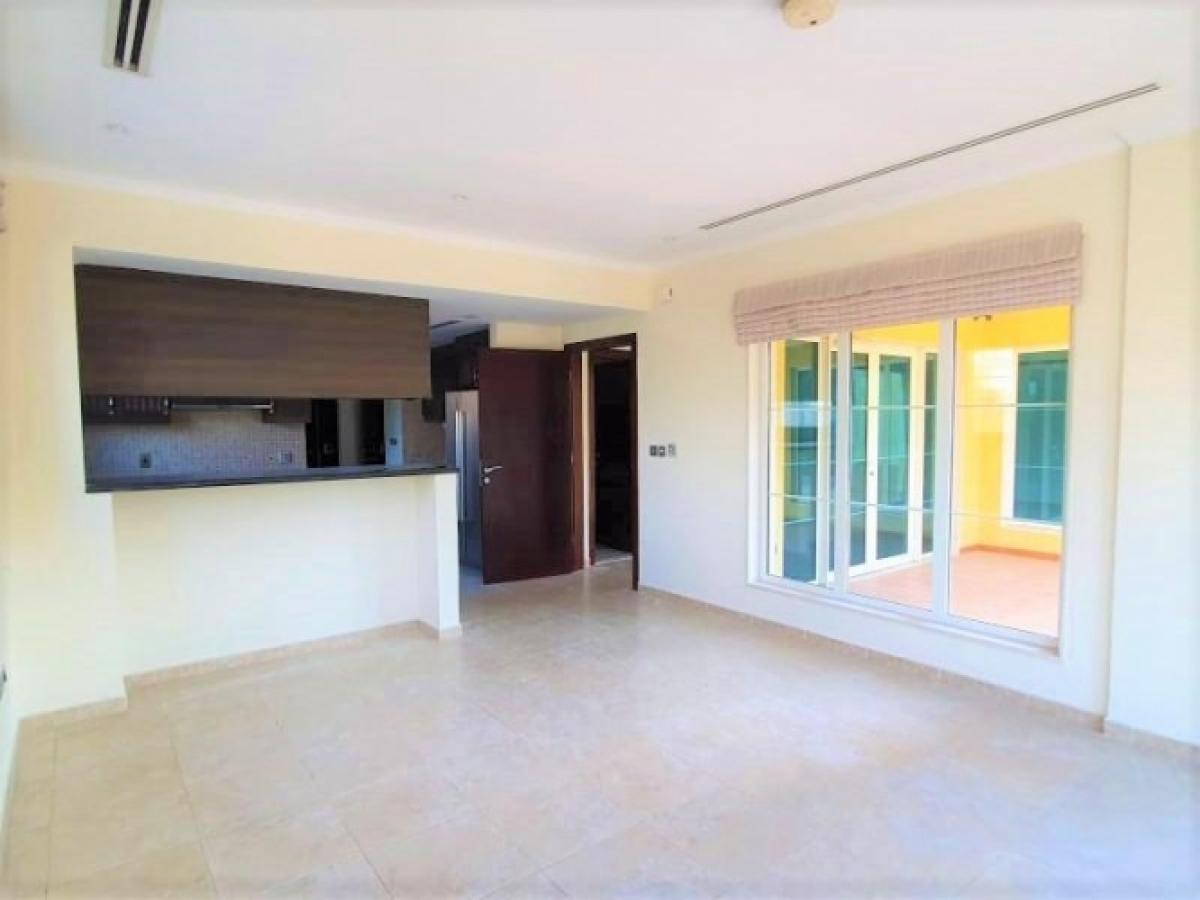 Picture of Villa For Sale in Jumeirah Park, Dubai, United Arab Emirates