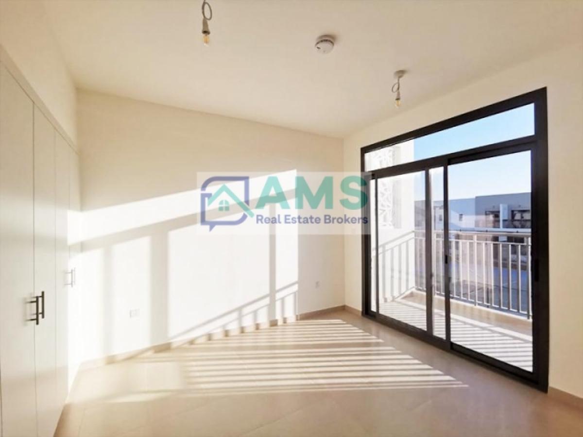 Picture of Villa For Rent in Town Square, Dubai, United Arab Emirates