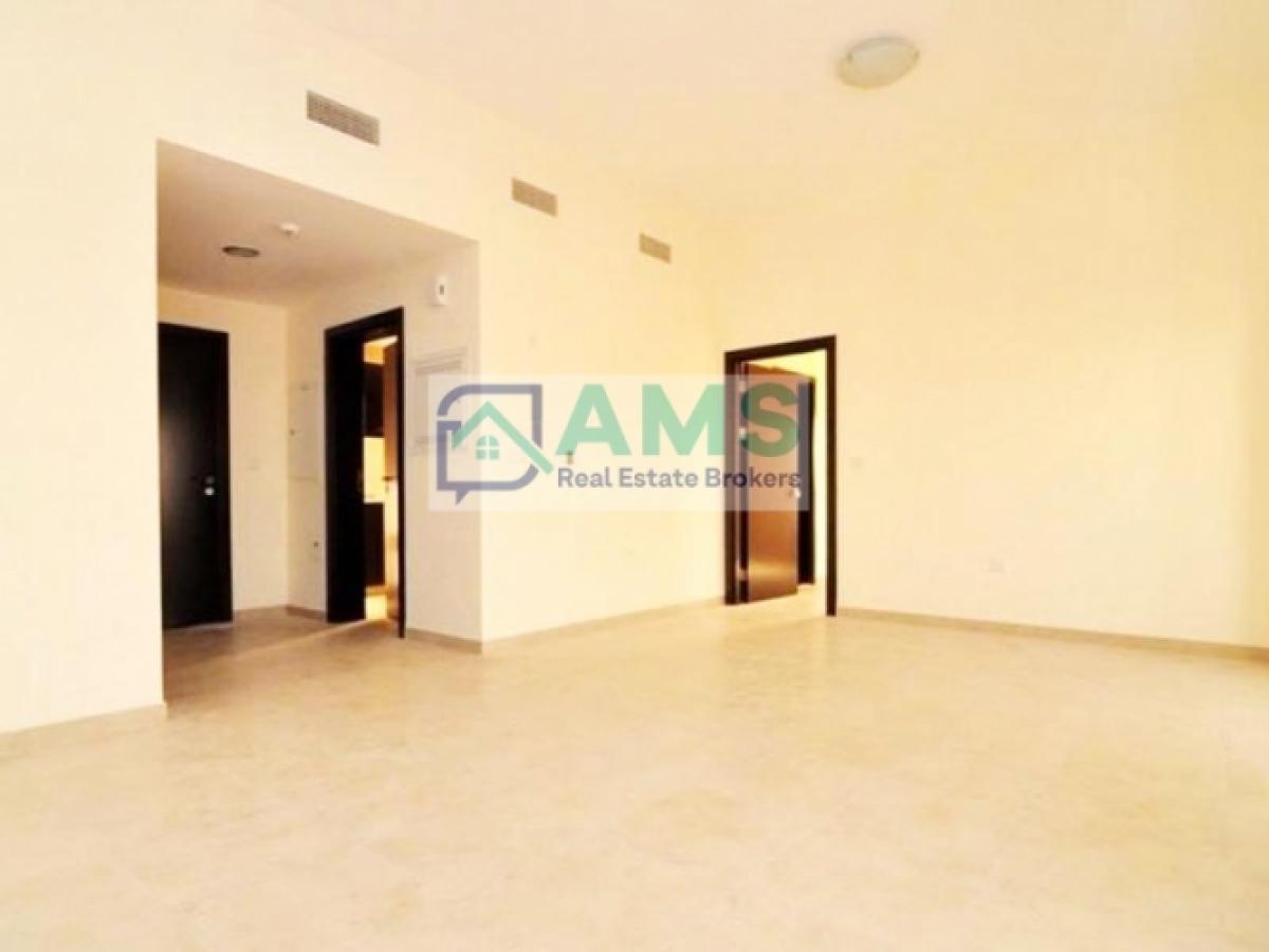 Picture of Apartment For Rent in Remraam, Dubai, United Arab Emirates