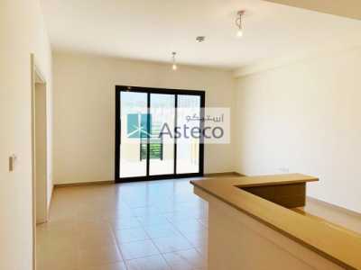 Villa For Sale in Town Square, United Arab Emirates