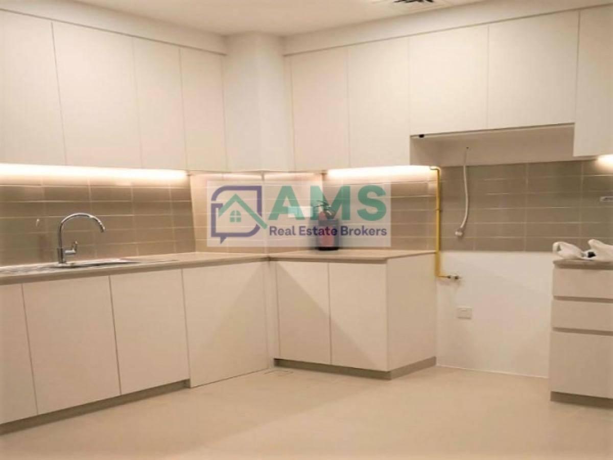 Picture of Apartment For Rent in Town Square, Dubai, United Arab Emirates