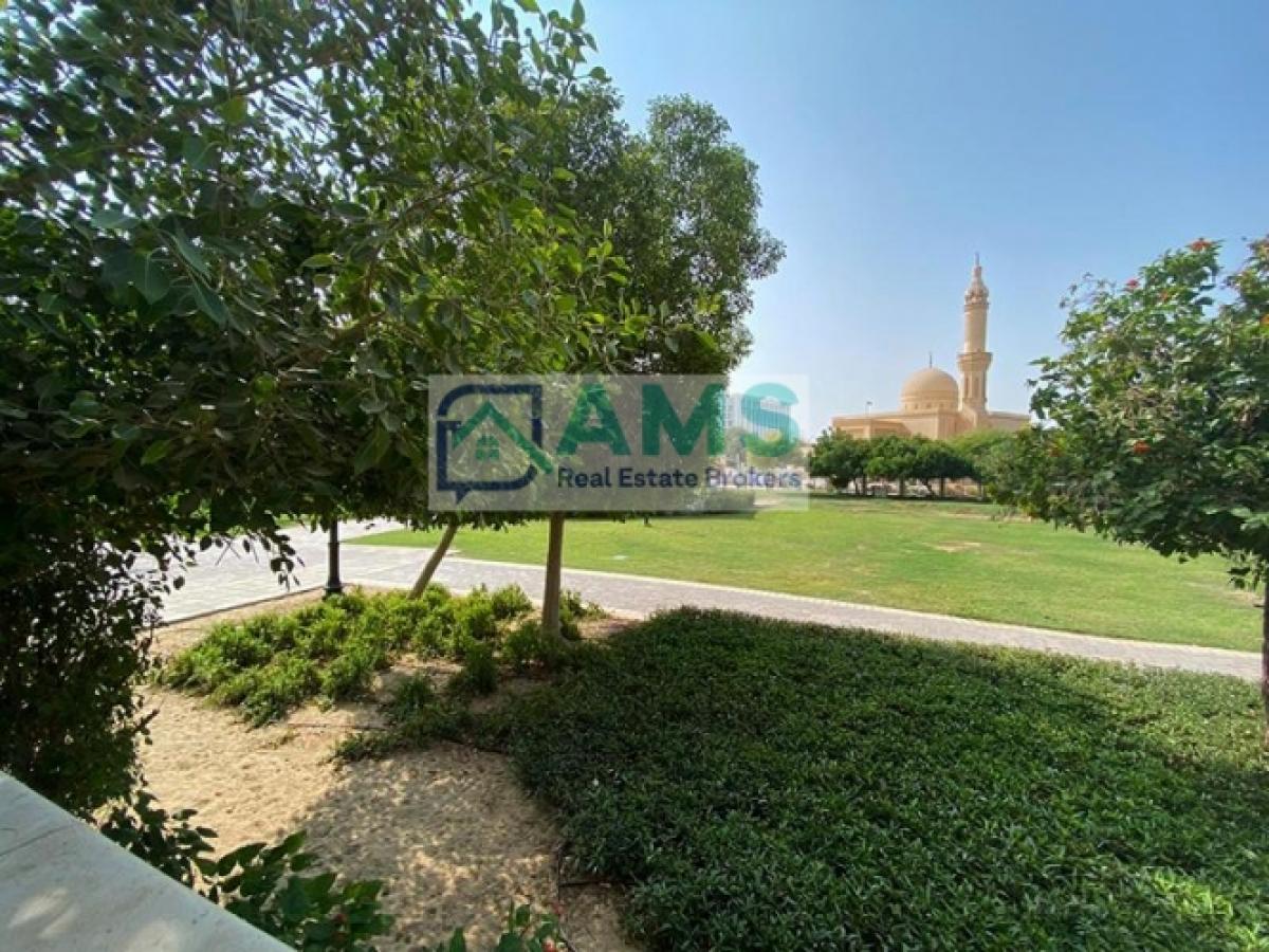 Picture of Apartment For Sale in Motor City, Dubai, United Arab Emirates