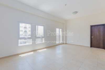 Apartment For Rent in Remraam, United Arab Emirates