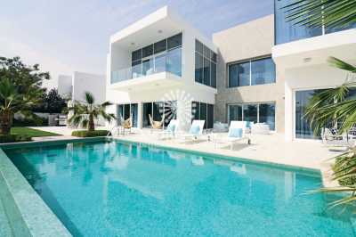 Villa For Sale in Al Barari, United Arab Emirates
