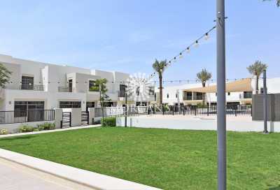 Home For Rent in Town Square, United Arab Emirates