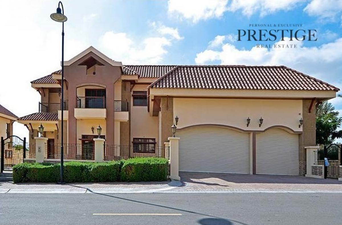 Picture of Villa For Sale in Jumeirah Islands, Dubai, United Arab Emirates