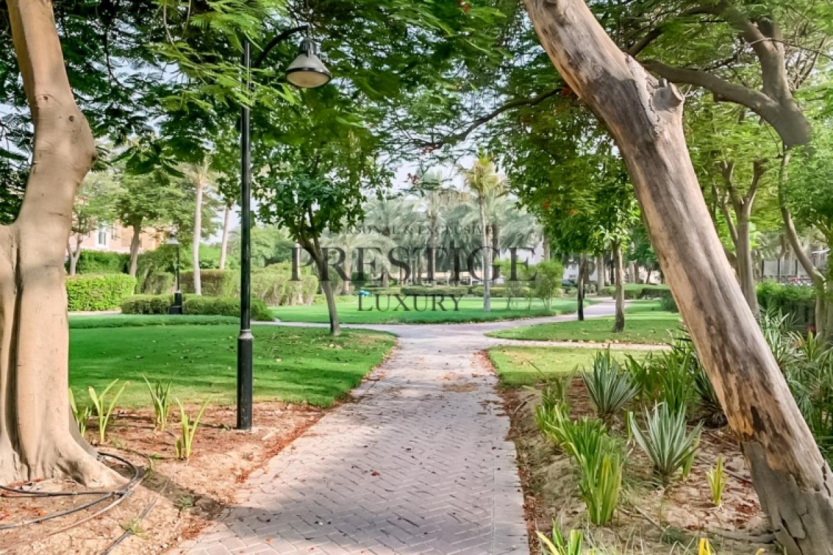 Picture of Villa For Rent in Greens, Dubai, United Arab Emirates