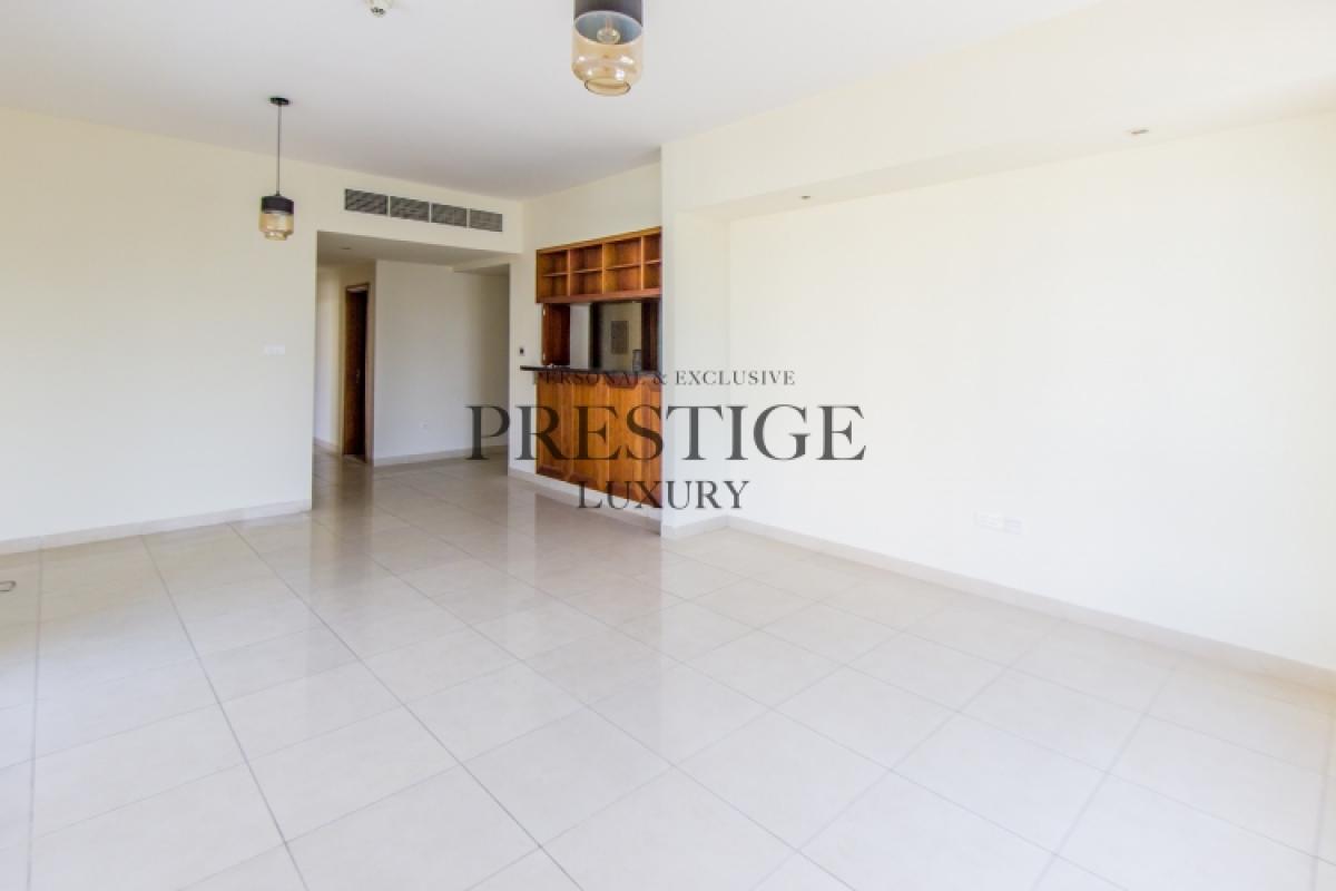 Picture of Apartment For Sale in The Views, Dubai, United Arab Emirates
