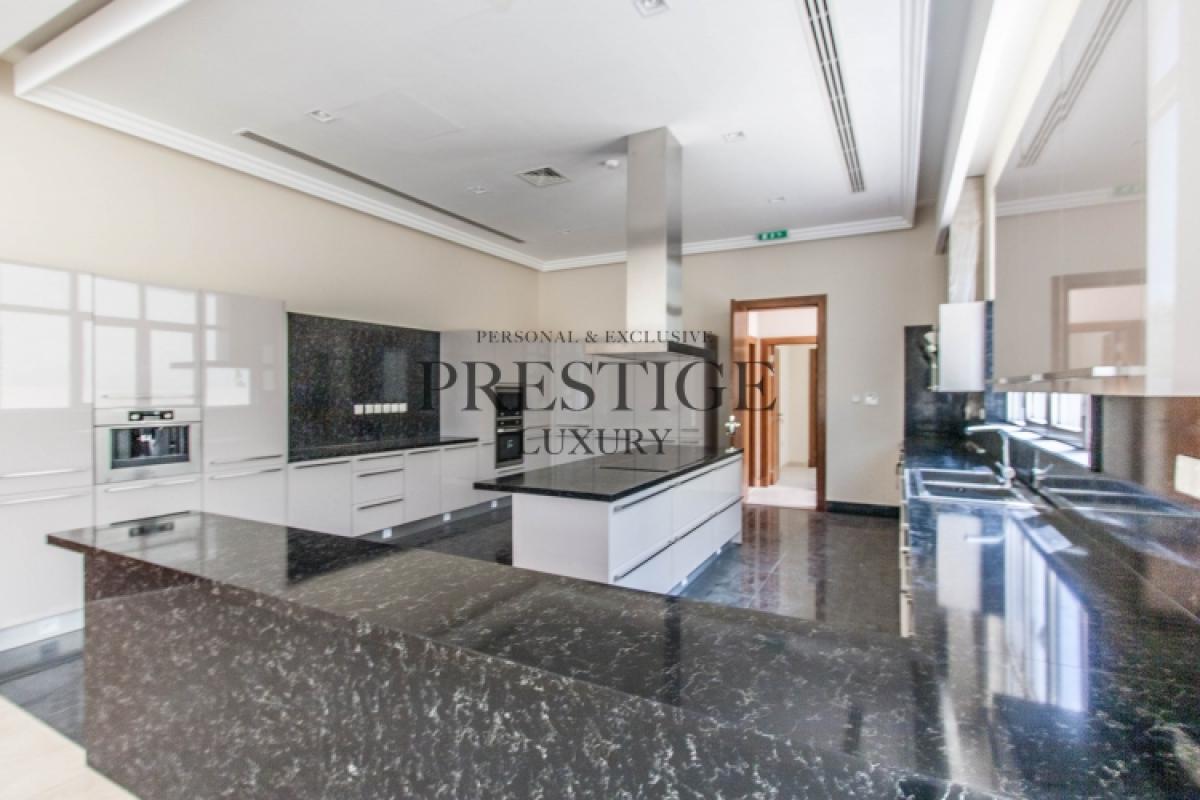 Picture of Villa For Sale in Jumeirah Golf Estates, Dubai, United Arab Emirates