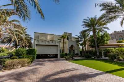 Villa For Sale in Jumeirah Islands, United Arab Emirates