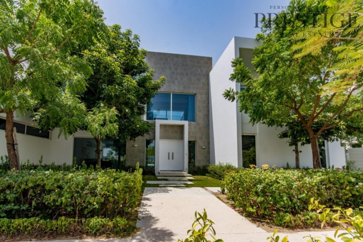 Picture of Villa For Sale in Al Barari, Dubai, United Arab Emirates