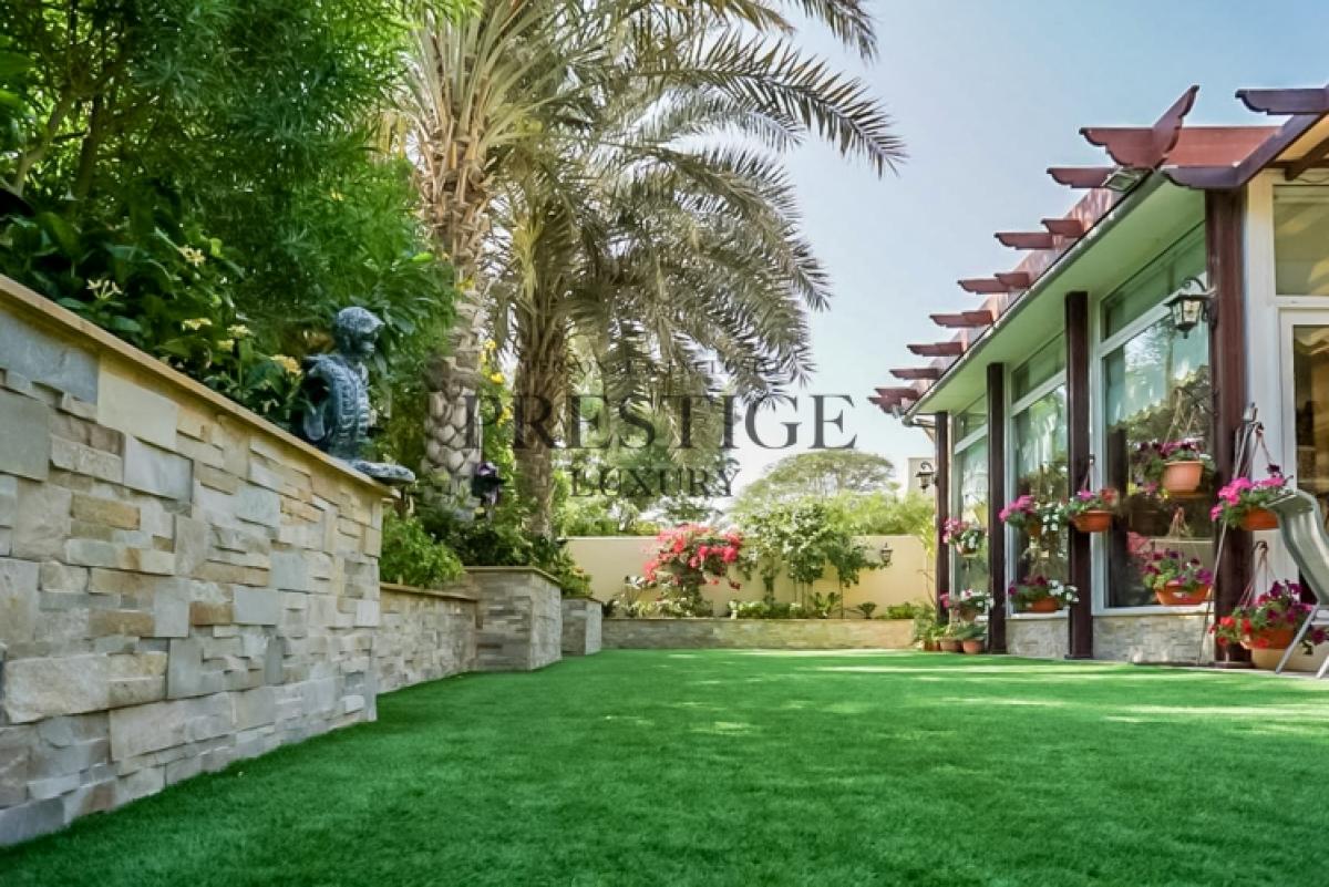 Picture of Villa For Sale in Meadows, Dubai, United Arab Emirates
