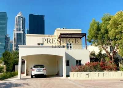 Villa For Rent in Meadows, United Arab Emirates