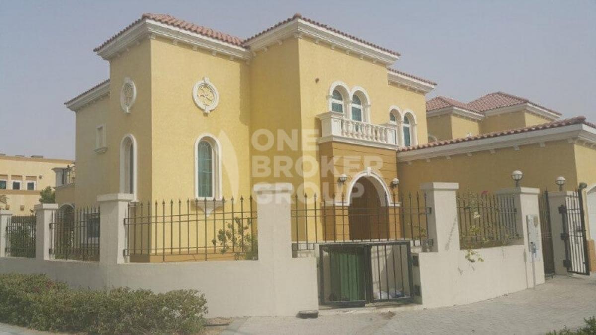 Picture of Villa For Sale in Jumeirah Park, Dubai, United Arab Emirates