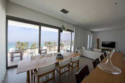 Apartment For Sale in Jumeirah, United Arab Emirates