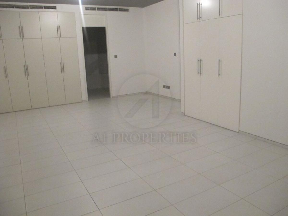 Picture of Apartment For Sale in Difc, Dubai, United Arab Emirates
