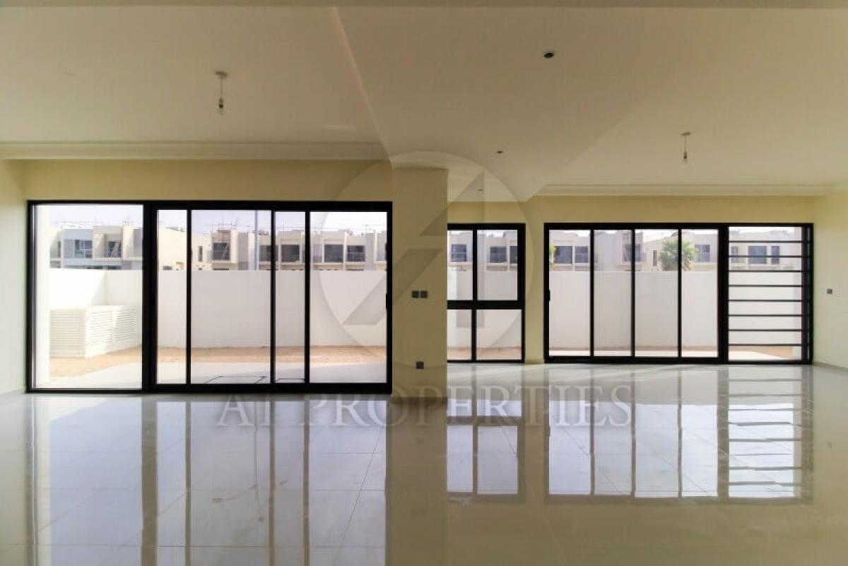 Picture of Villa For Sale in Akoya Oxygen, Dubai, United Arab Emirates