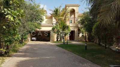 Villa For Sale in Jumeirah Islands, United Arab Emirates