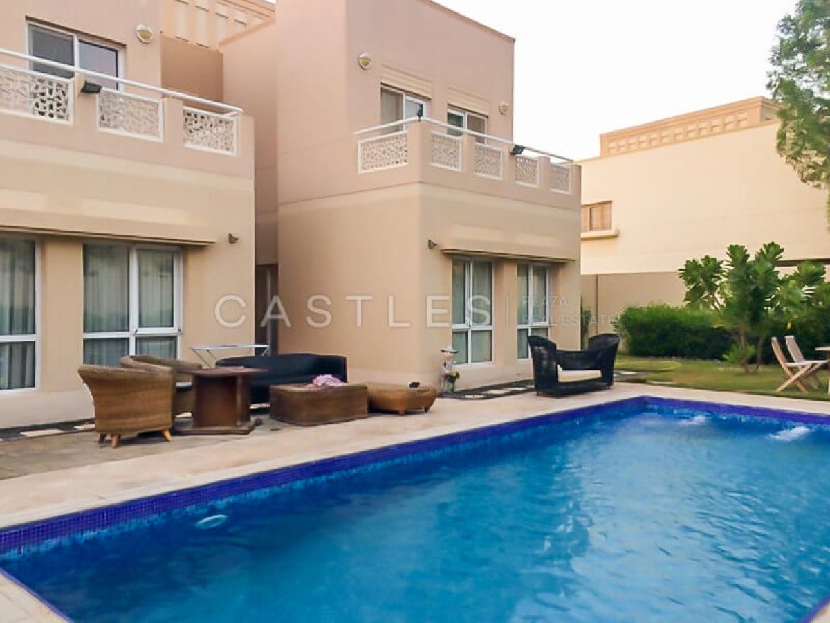 Picture of Villa For Rent in Meadows, Dubai, United Arab Emirates