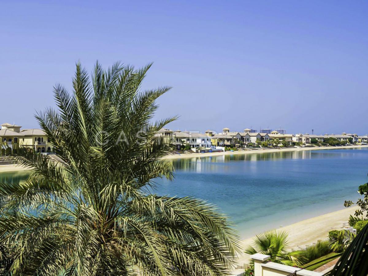 Picture of Villa For Sale in The Palm Jumeirah, Dubai, United Arab Emirates
