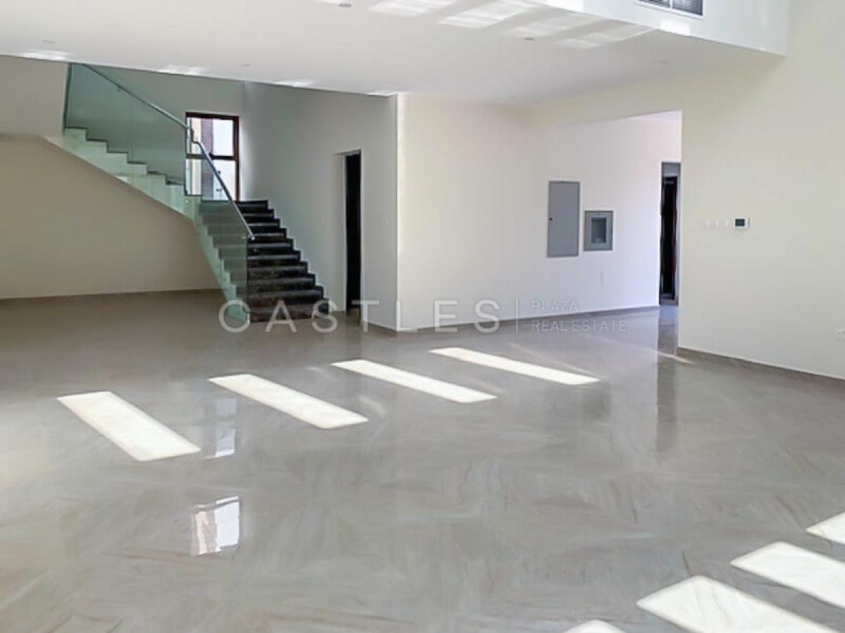 Picture of Villa For Sale in Jumeirah Park, Dubai, United Arab Emirates