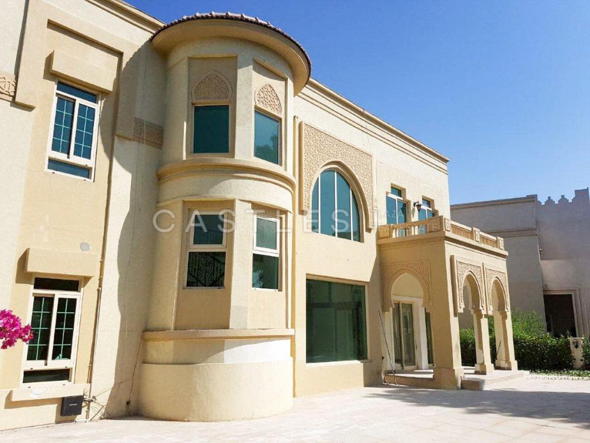Picture of Villa For Sale in Jumeirah Islands, Dubai, United Arab Emirates