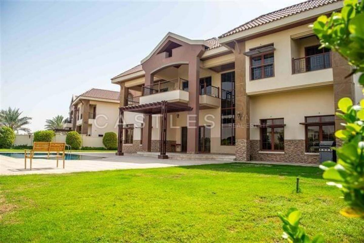 Picture of Villa For Sale in Jumeirah Islands, Dubai, United Arab Emirates
