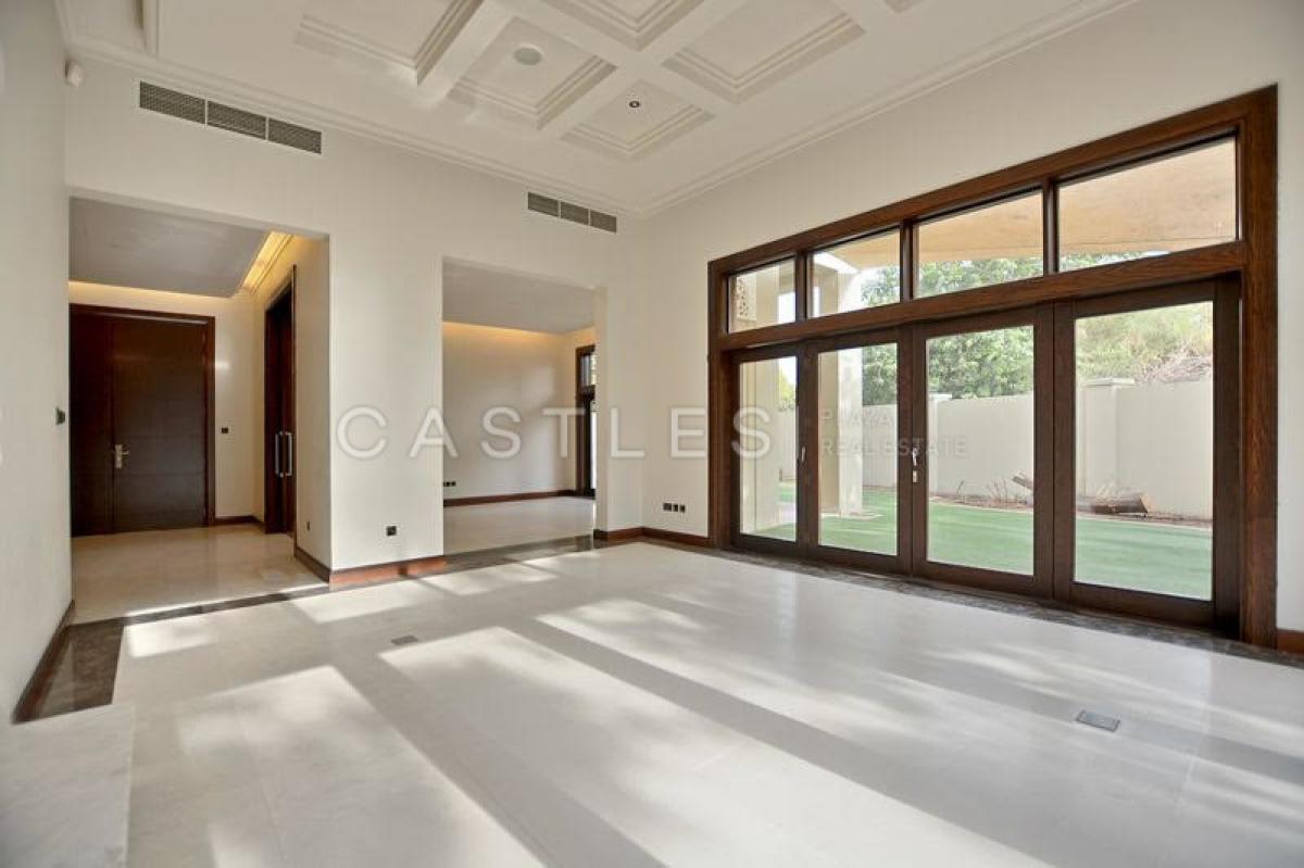 Picture of Villa For Sale in Al Barari, Dubai, United Arab Emirates