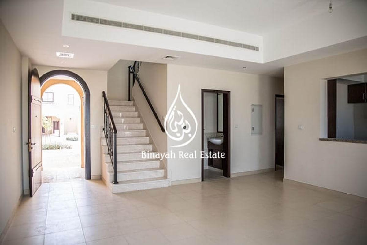 Picture of Villa For Sale in Reem, Dubai, United Arab Emirates