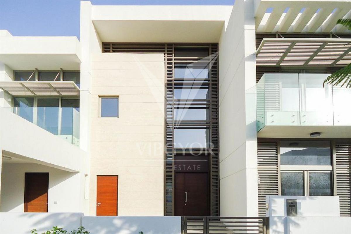 Picture of Villa For Sale in Mohammed Bin Rashid Al Maktoum City, Dubai, United Arab Emirates