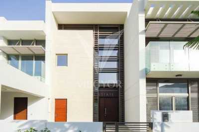 Villa For Sale in Mohammed Bin Rashid Al Maktoum City, United Arab Emirates