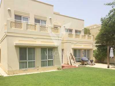 Villa For Rent in Meadows, United Arab Emirates