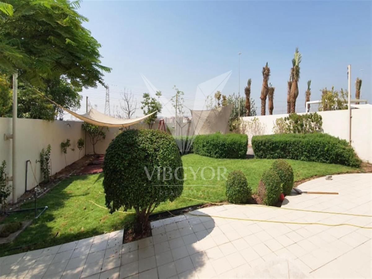 Picture of Villa For Rent in Jumeirah Park, Dubai, United Arab Emirates