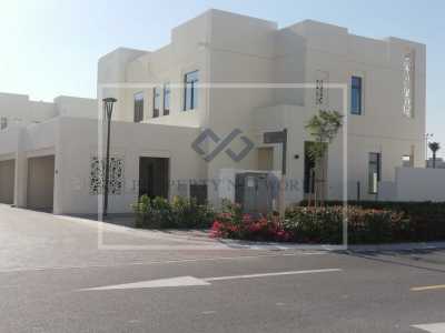 Home For Rent in Reem, United Arab Emirates