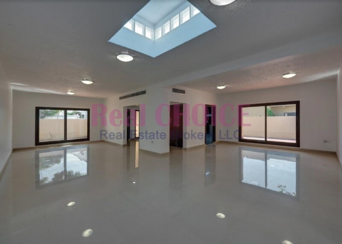 Picture of Villa For Rent in Jumeirah, Dubai, United Arab Emirates