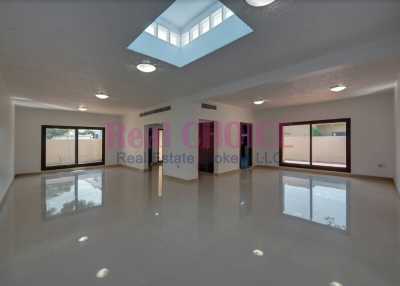 Villa For Rent in Jumeirah, United Arab Emirates