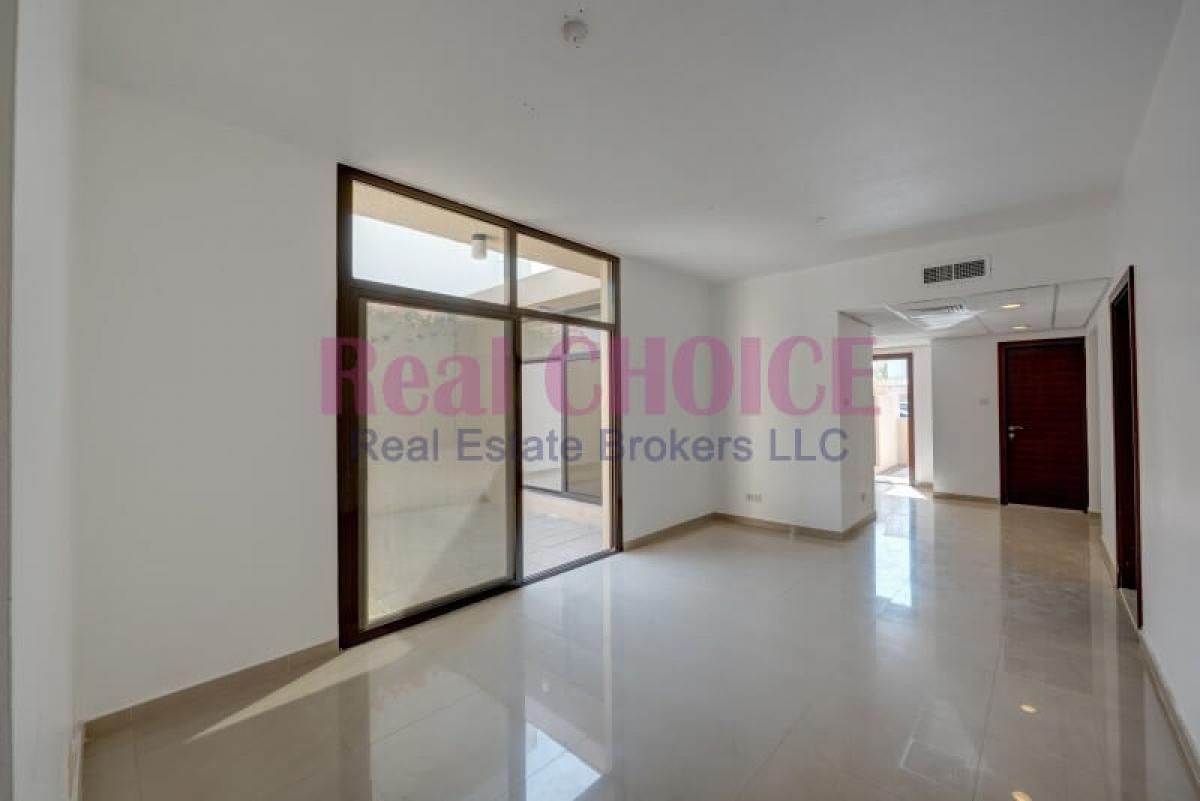 Picture of Villa For Rent in Umm Suqeim, Dubai, United Arab Emirates