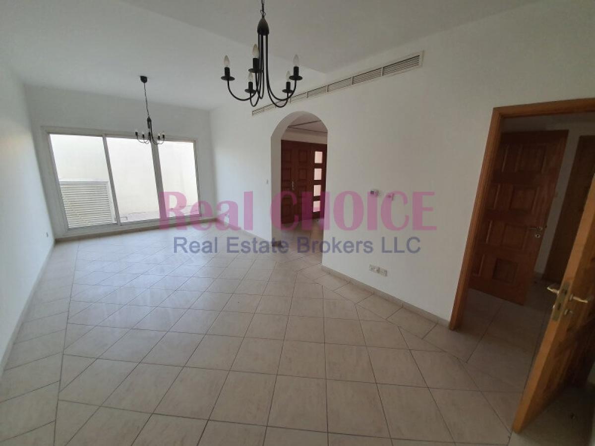 Picture of Villa For Rent in Jumeirah, Dubai, United Arab Emirates